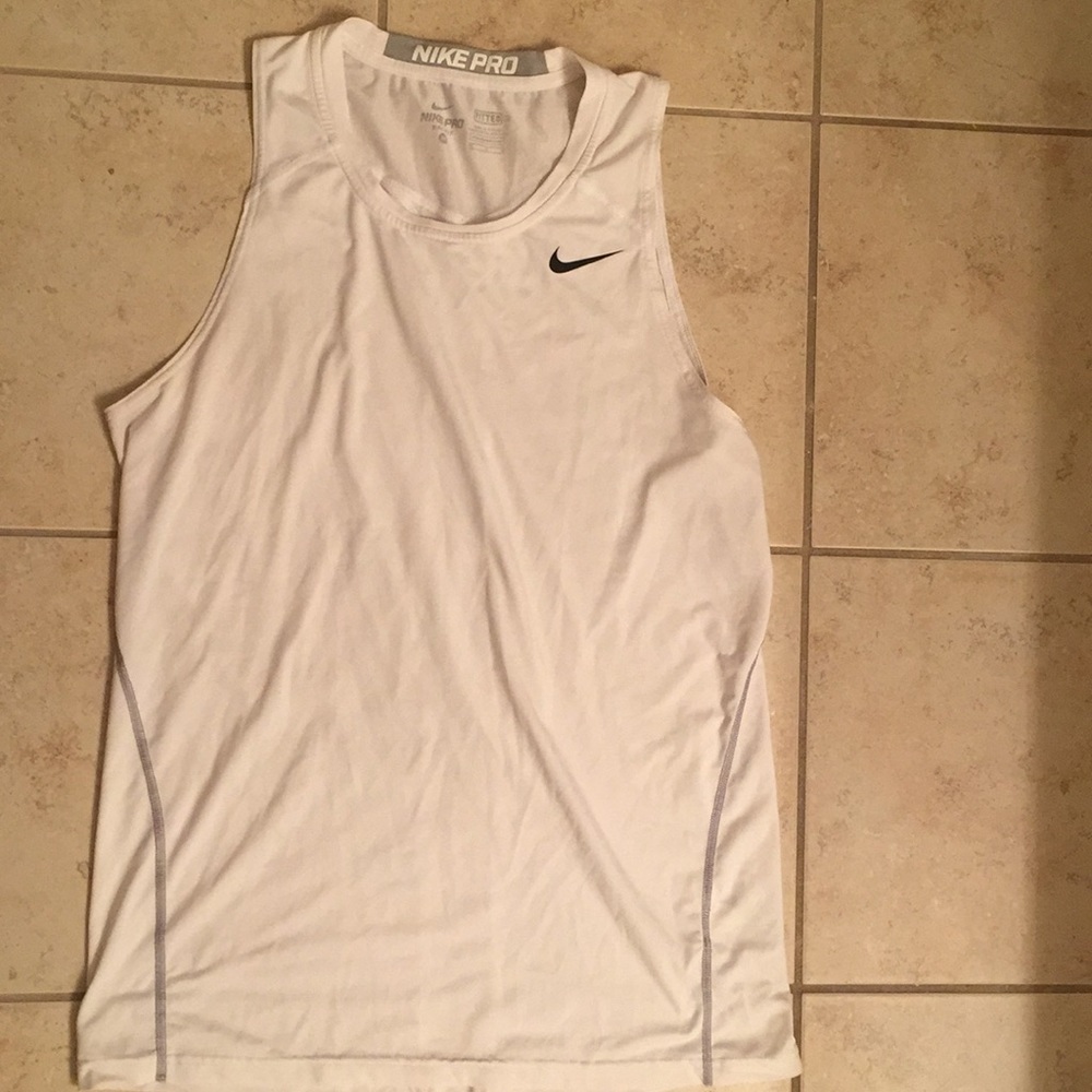 Nike dry fit work out tank.
